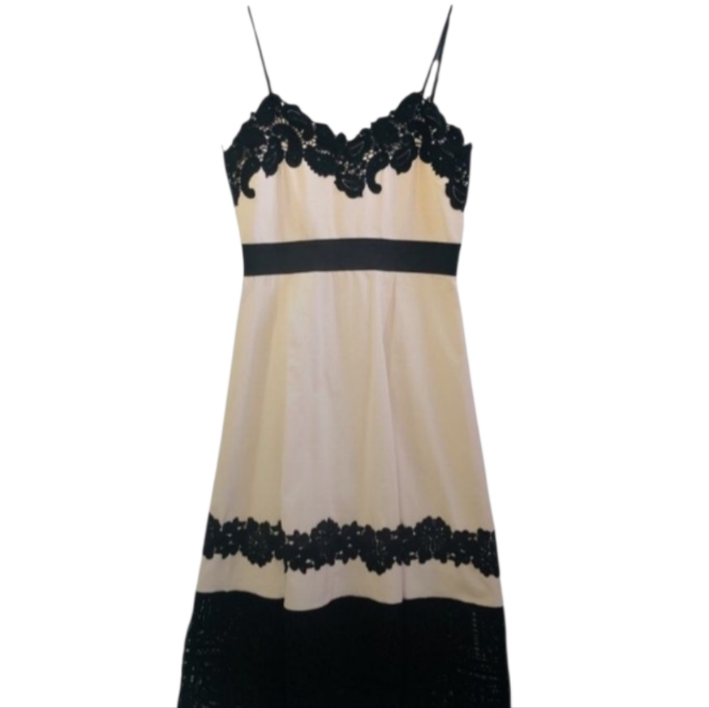 😁Boston Proper white midi dress with black lace size 8